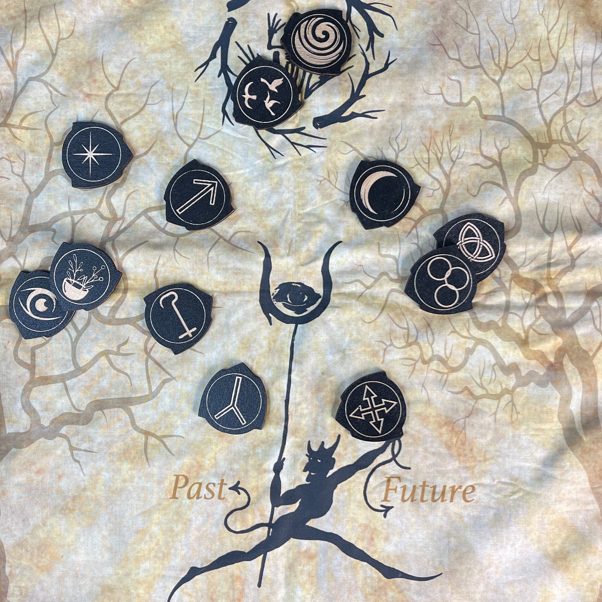 Witch's Runes – Datura Trading